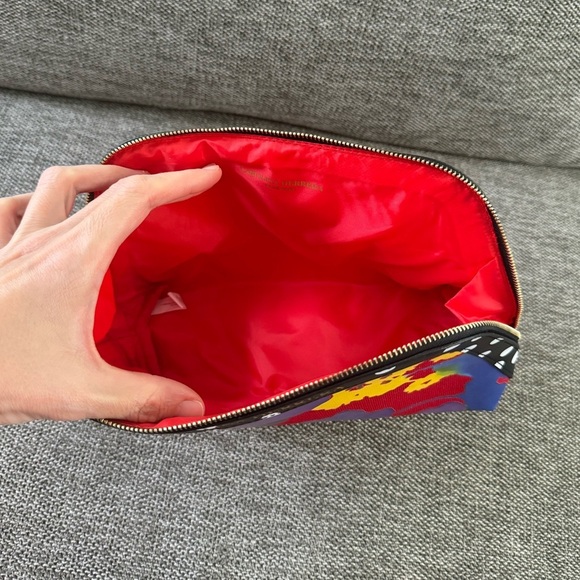 Carolina Herrera Red Floral Women's Makeup Bag Pouch New - Picture 8 of 12